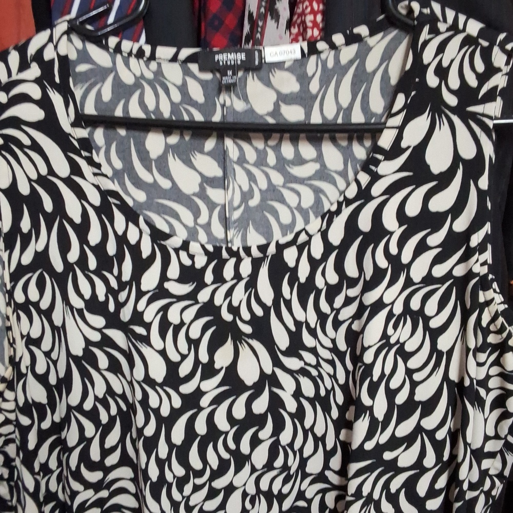 PREMISE Studio Sleeveless NWOT